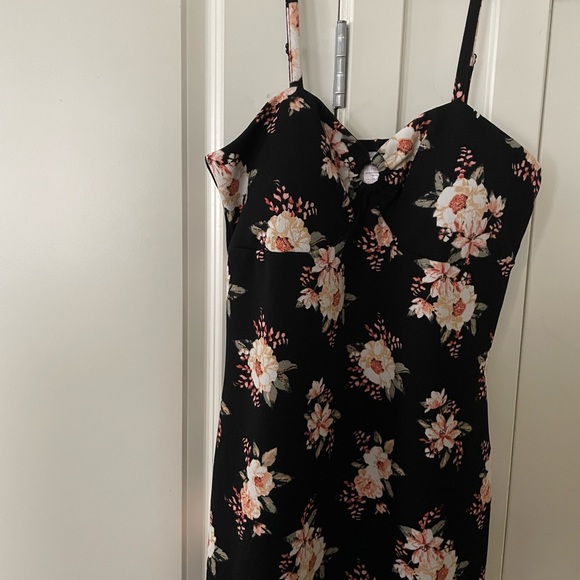 Women’s Dress Spaghetti Strap (Floral Design) - Picture 3 of 10